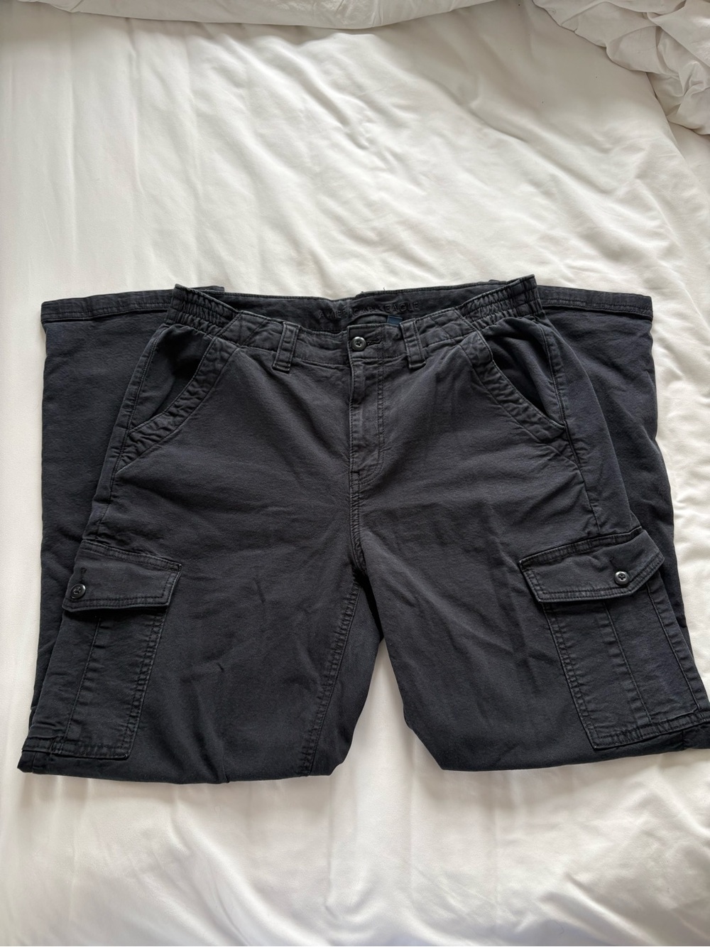 American Eagle - Black Cargo Pants